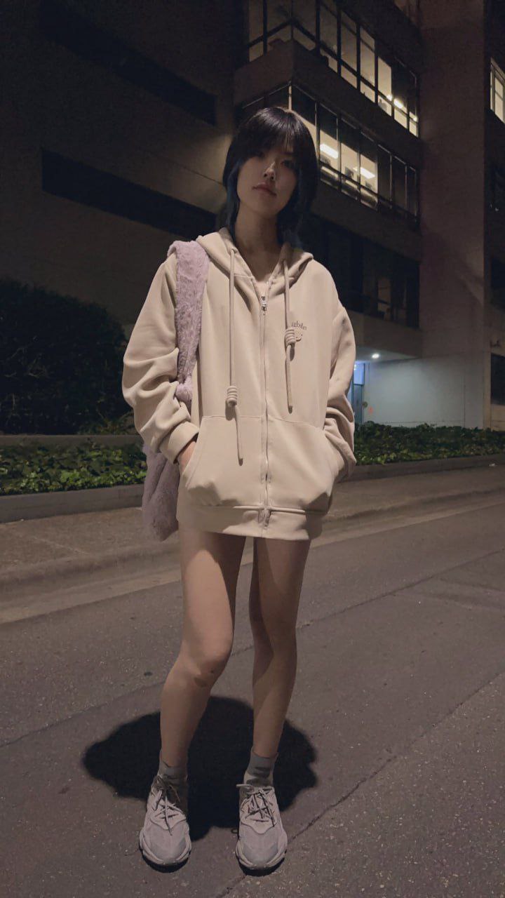 成人极品视频,メイリン モデルコレクション メ,观看免费无删减完整版